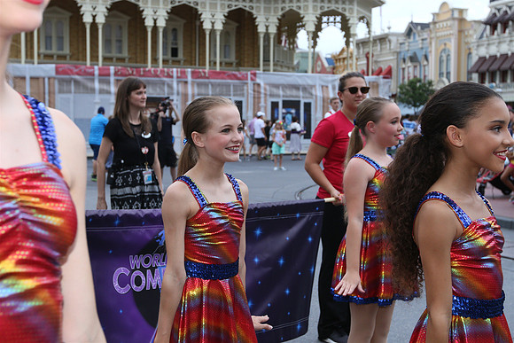 WDC17_00385