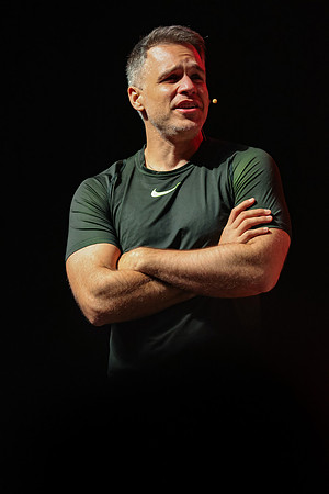 DG2_9824